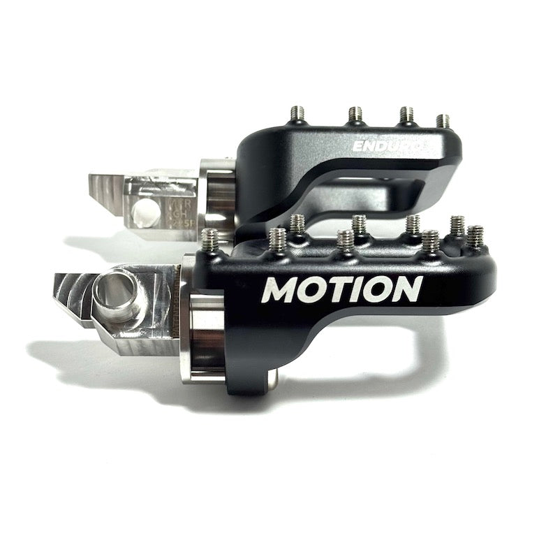 Enduro footpegs