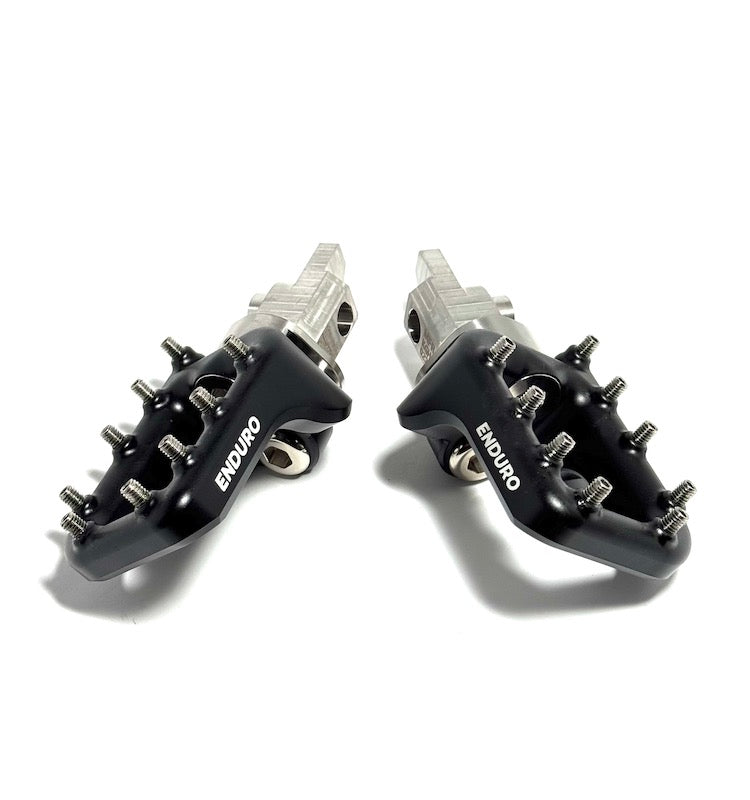 Enduro footpegs